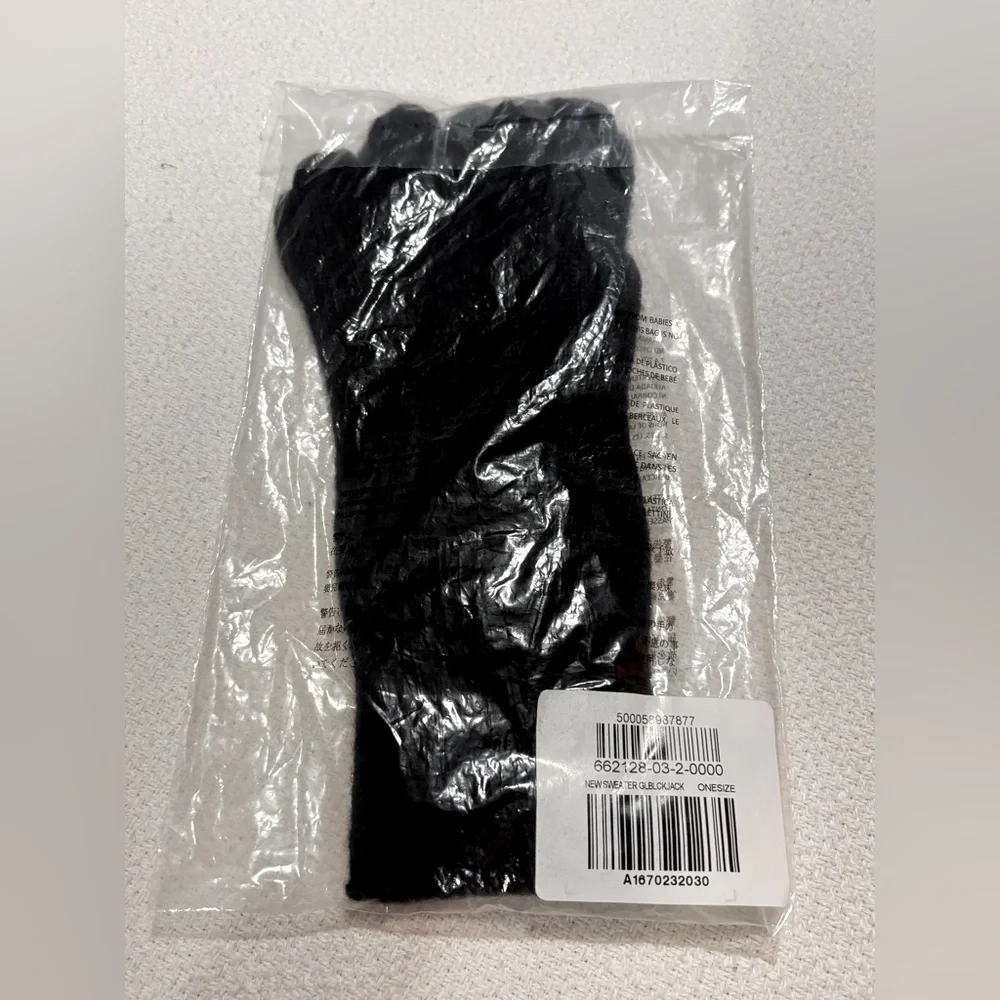 Old Navy Classic Black Knit Gloves